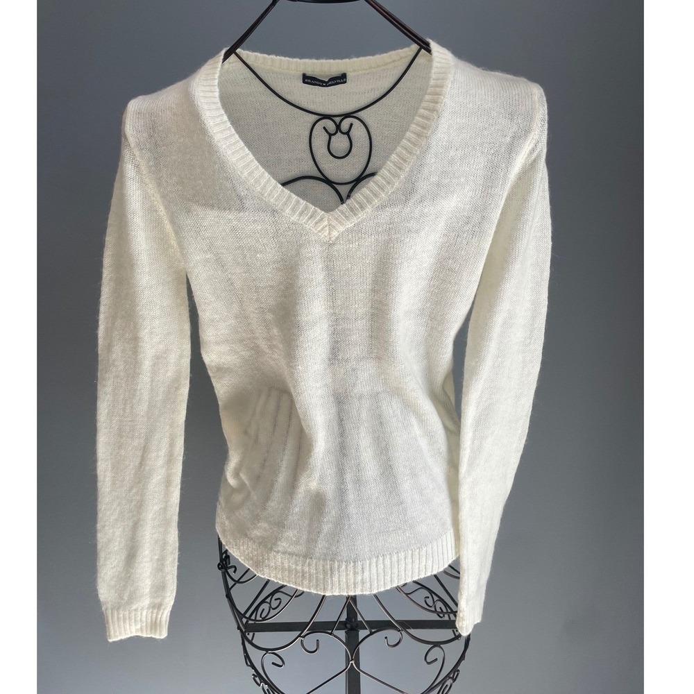 Brandy Melville White Knit V-Neck Pullover Sweater Medium (estimate) Cozy EUC